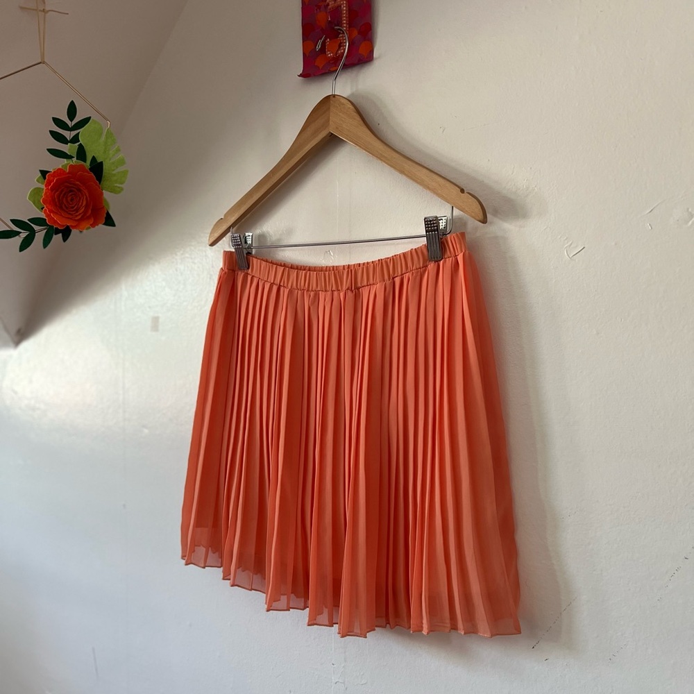 Everly Peachy sheer pleated chiffon mini skirt medium elastic waist lined